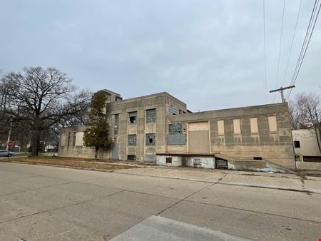 A look at 1916 Sanford Street commercial space in Muskegon