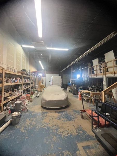 A look at 4,274 sqft private industrial warehouse for rent in Pickering commercial space in Pickering