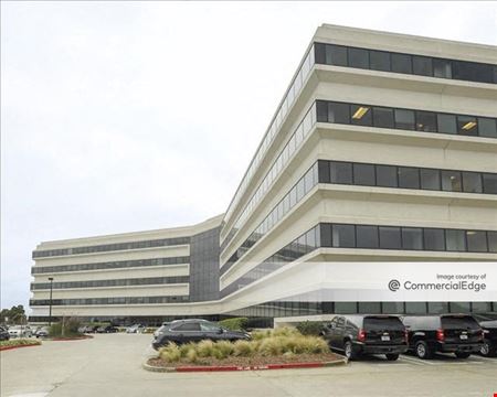 A look at 395 Oyster Point Blvd commercial space in South San Francisco