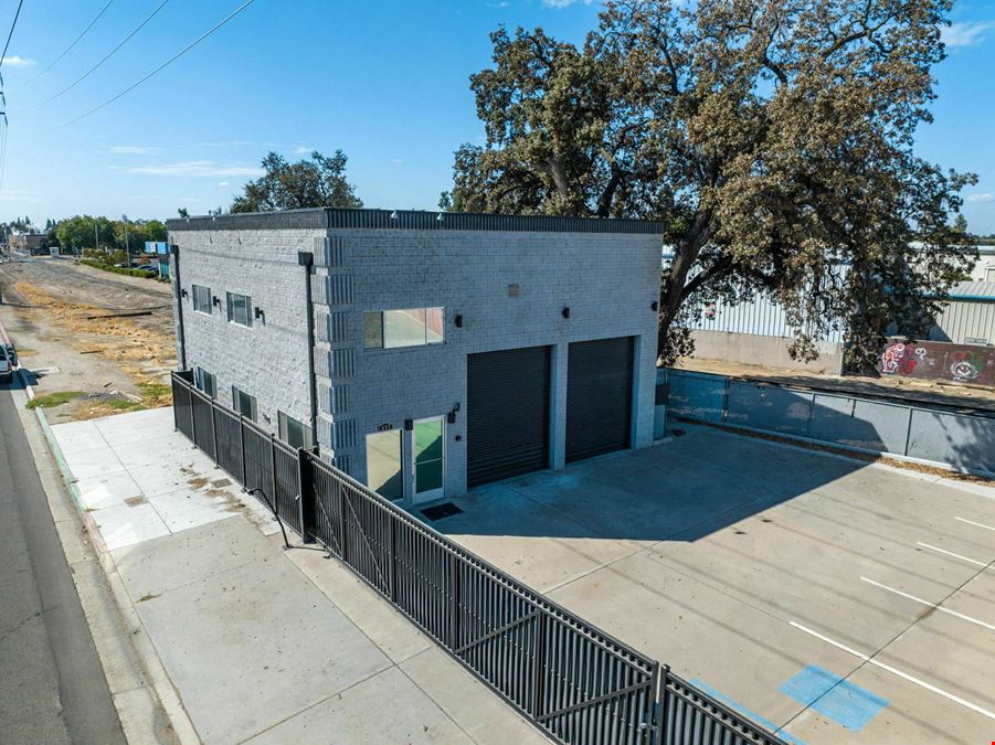 Freestanding Office/Warehouse + Fenced Yard Off CA-198