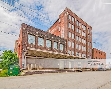 A look at 1127 W 8th St commercial space in Kansas City