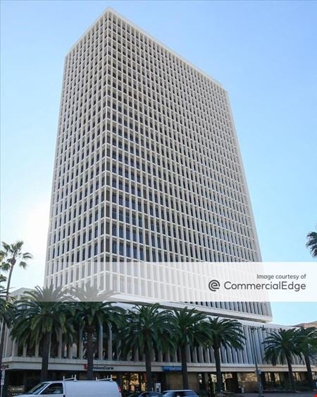 A look at 5670 Wilshire Blvd commercial space in Los Angeles