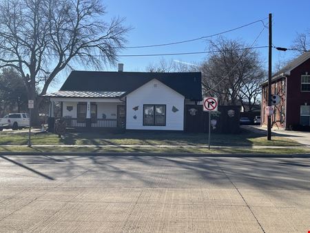 A look at 306 W Main St commercial space in Lewisville