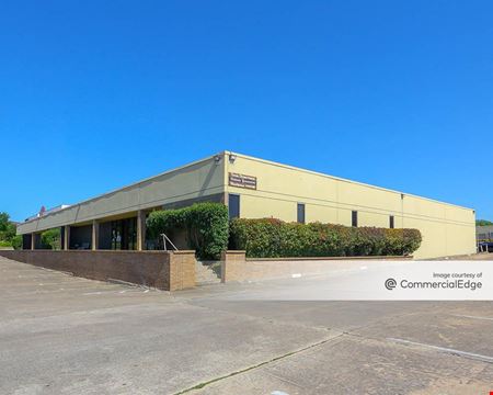 A look at La Costa Business Center commercial space in Austin