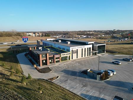 A look at 11801 Hickman Rd commercial space in Urbandale