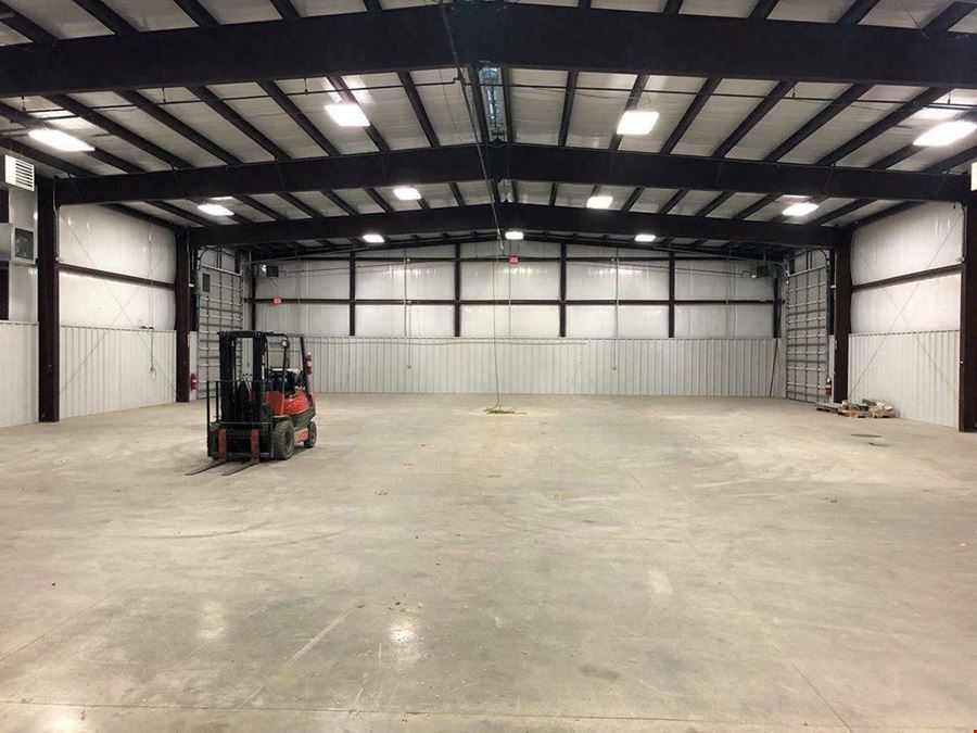 11,250 SF Office/Warehouse on 2.50 Acre Yard