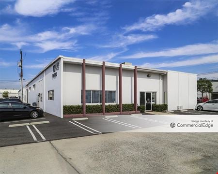 A look at Grand & Warner Business Park commercial space in Santa Ana