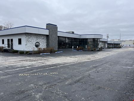 A look at Auto Dealership commercial space in Arlington Heights