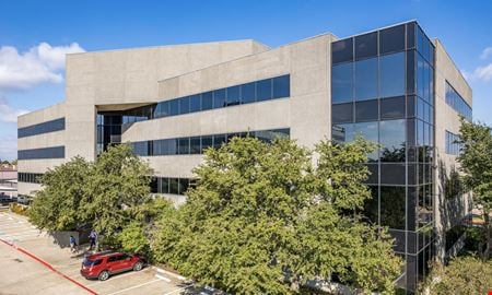 A look at Graymark Building commercial space in Addison