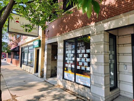 A look at North Center Retail / Office Space Retail space for Rent in Chicago