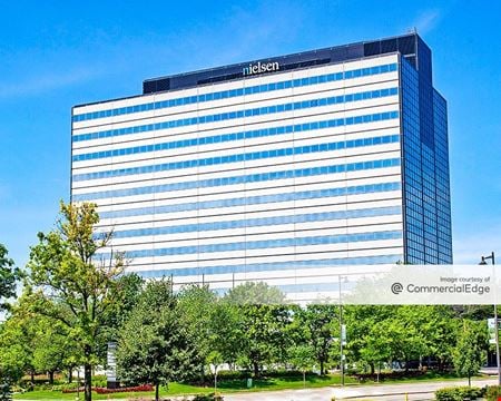 A look at Woodfield Corporate Center - 150 North Martingale Road Office space for Rent in Schaumburg