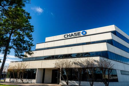 A look at Chase Bank Building commercial space in Humble