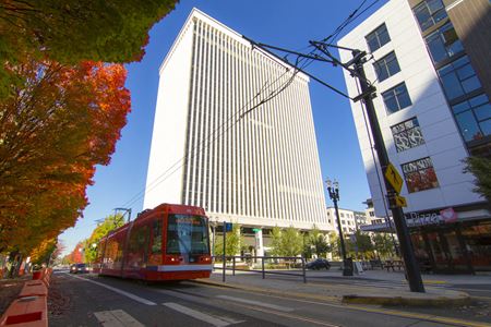 A look at Lloyd 700 Bldg Office space for Rent in Portland