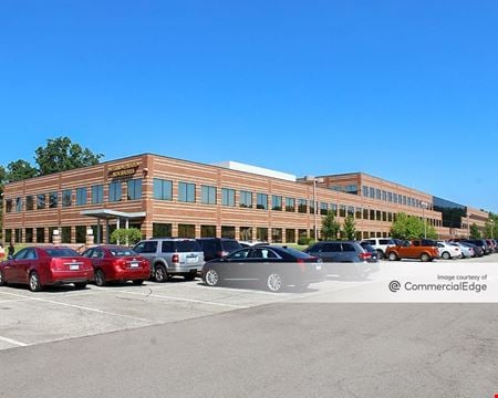 A look at Trott Financial Center commercial space in Farmington Hills