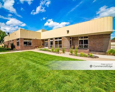 A look at 5450 Deramus Avenue commercial space in Kansas City