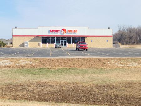 A look at 790 S US Highway 77 commercial space in Douglass