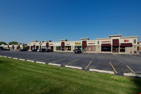 A look at Oaks Plaza Commercial space for Rent in Bolingbrook