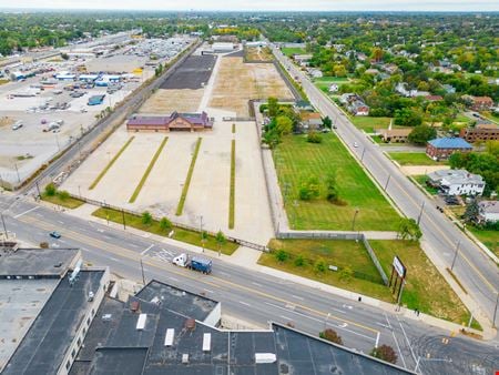 A look at 5943 Tireman Avenue commercial space in Detroit