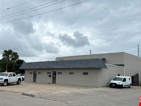 A look at 14909 Grover Street commercial space in Omaha