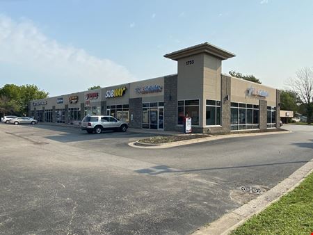 A look at 1635-1733 30th Street commercial space in Rock Island