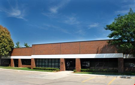 A look at Aurora 4 commercial space in Urbandale