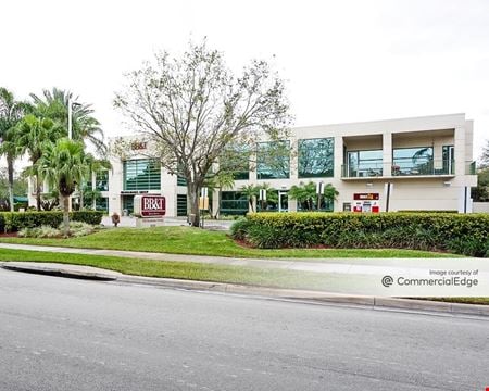A look at Lakes Plaza commercial space in Miami Lakes
