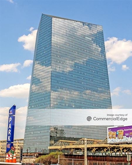 A look at Cira Centre commercial space in Philadelphia