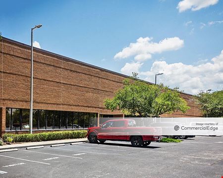 A look at Hampton Oaks Business Park commercial space in Tampa