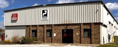 A look at Industrial Building For Lease with Fenced Yard Industrial space for Rent in Kansas City