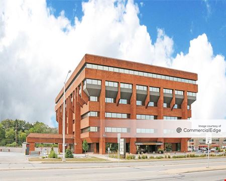 A look at 2675 North Mayfair Road Office space for Rent in Wauwatosa