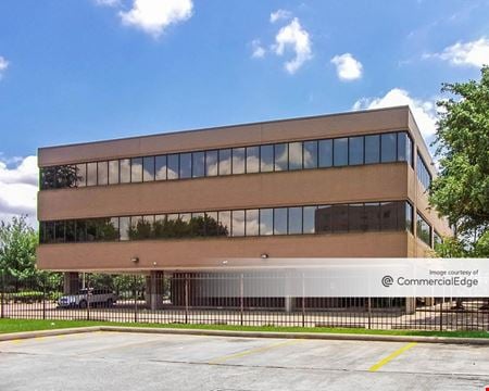 A look at 5200 Hollister Street commercial space in Houston