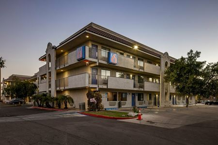 A look at Motel 6 West Phoenix commercial space in Phoenix