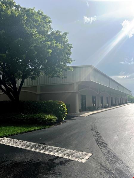 A look at Industrial Flex Unit 2-3 for Lease Industrial space for Rent in Fort Myers