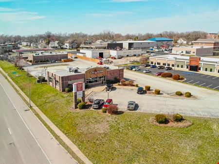 A look at 3,588 SF Freestanding Restaurant for Sale or Lease on Chestnut Expressway and Campbell Retail space for Rent in Springfield