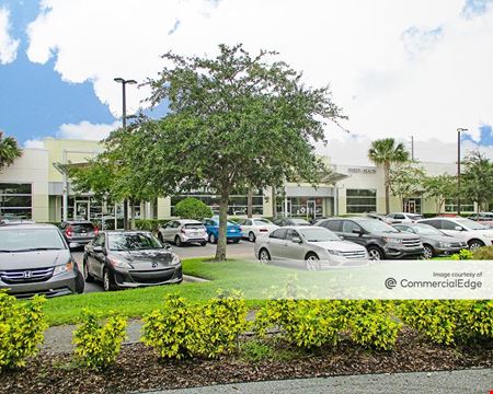A look at Lake Underhill Business Center commercial space in Orlando