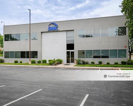 A look at 8600 Farley Street commercial space in Overland Park