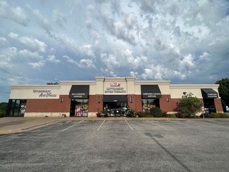 A look at 3280 Middle Road, 3,654 commercial space in Bettendorf