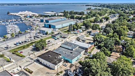 A look at 1937 Lakeshore Dr commercial space in Muskegon
