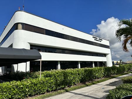 A look at 1550 Southern commercial space in West Palm Beach