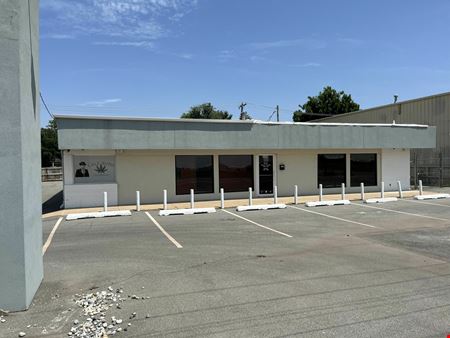 A look at Bethany Retail commercial space in Bethany