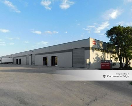A look at Reindeer Trail Business Park commercial space in San Antonio