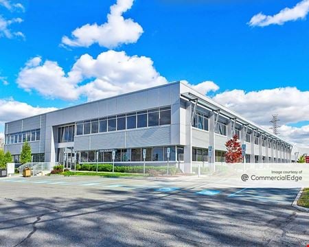 A look at Prologis Meadowlands - 600 Meadowlands Pkwy Industrial space for Rent in Secaucus