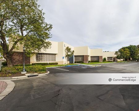 A look at Cambridge Park commercial space in Costa Mesa