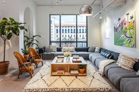 A look at Giralda Place Coworking space for Rent in Coral Gables