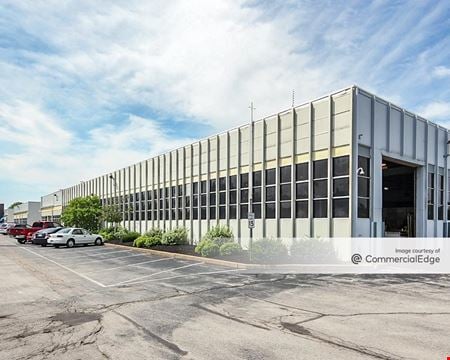 A look at Hanley Complex Industrial space for Rent in St. Louis
