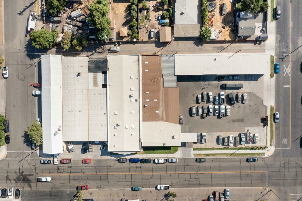 Value Add Investment: ±43,921 SF Industrial Complex @ Corner
