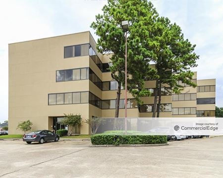 A look at 12337 Jones Road commercial space in Houston