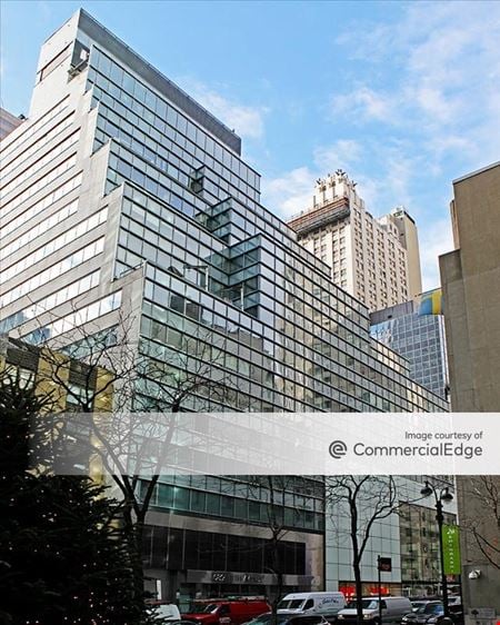 A look at 589 Fifth Avenue Commercial space for Rent in New York