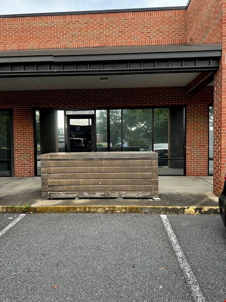 A look at 640 North Ave Office space for Rent in Macon