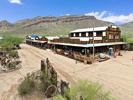 Robson Ranch & Mining World - Aguila